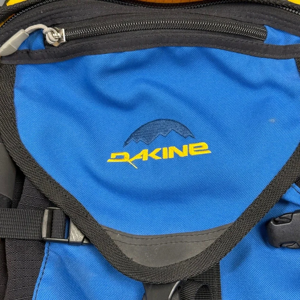 Vintage Dakine Vertex Backpack Blue Yellow Technical Hiking Snowboard Bag